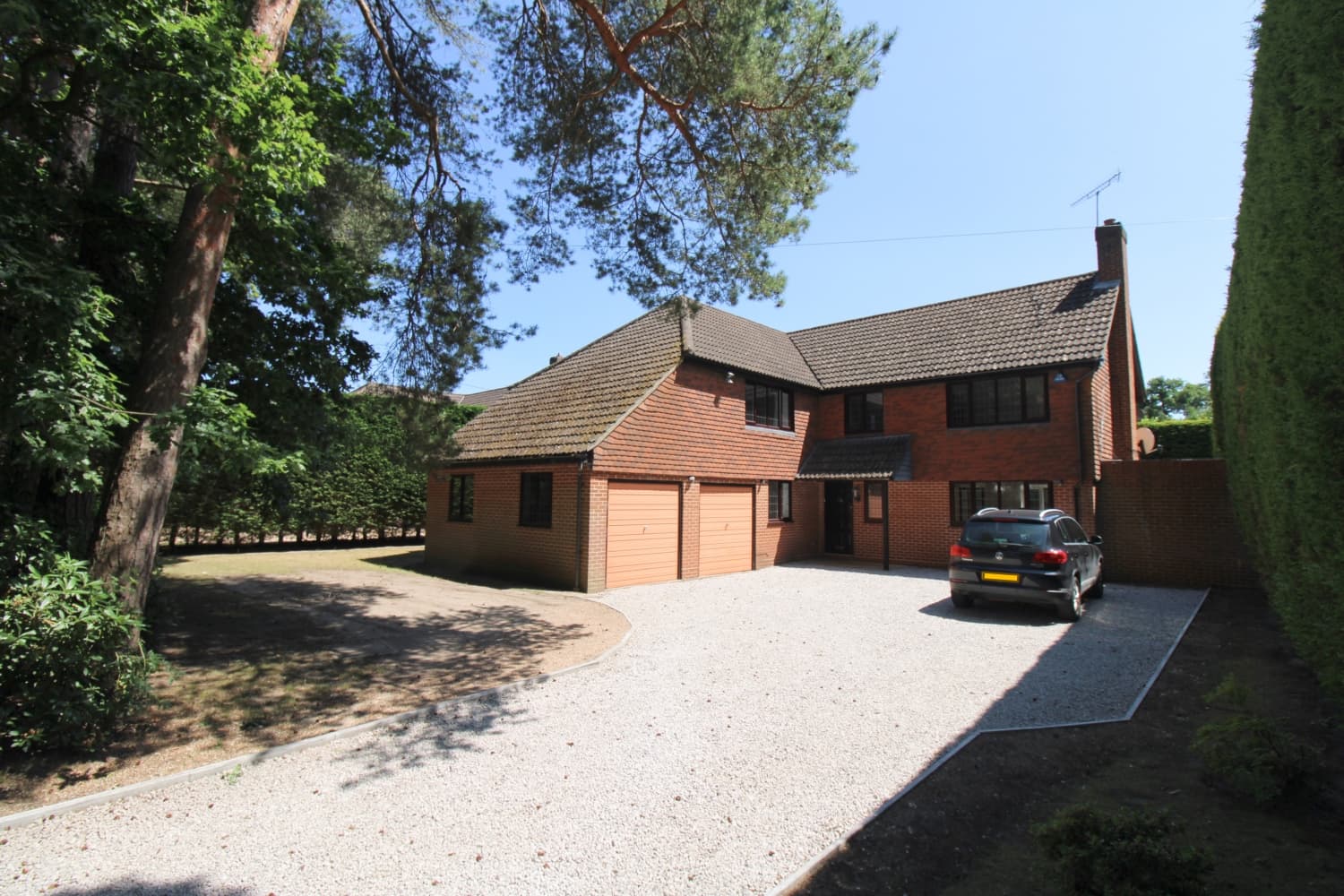 Graigue House, Hook Heath Road, Woking, GU22