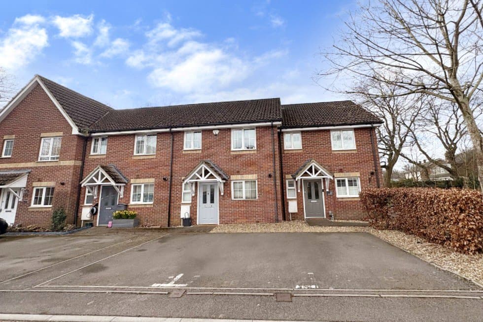 Maple Avenue, Farnborough, Hampshire, GU14 9UR