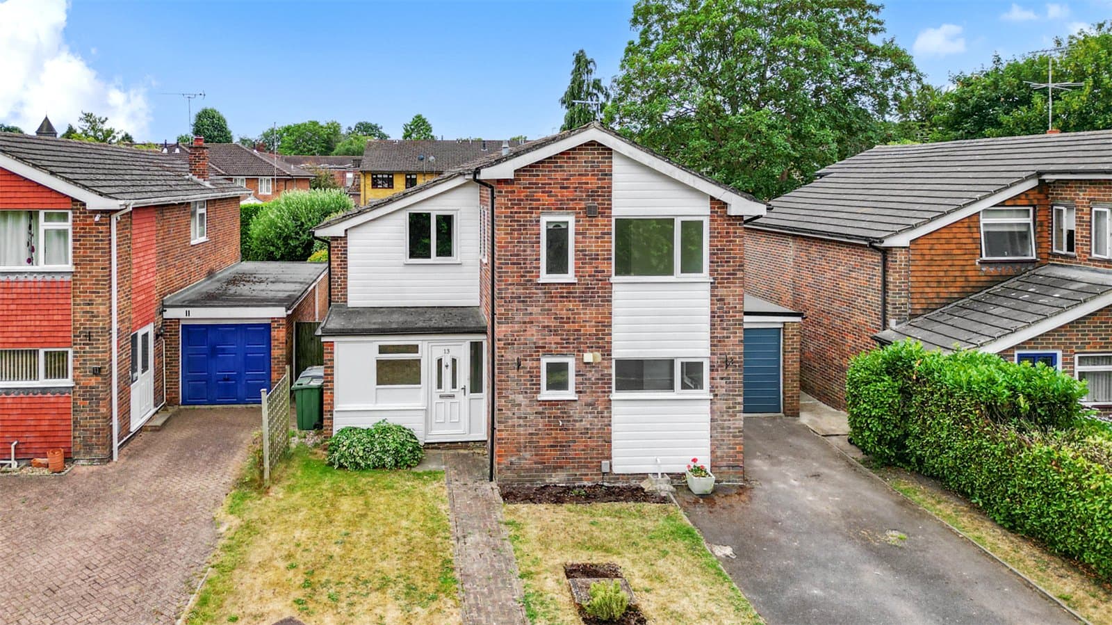 Bridge Walk, Yateley, Hampshire, GU46 7TX