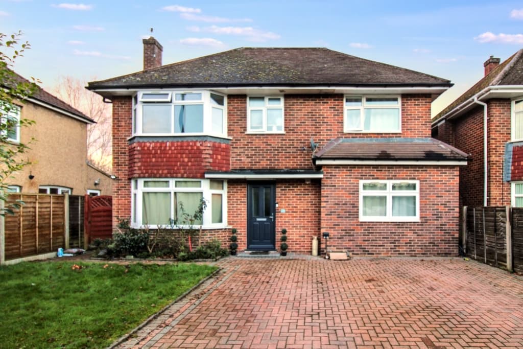 Ashley Road, Farnborough, Hampshire, GU14