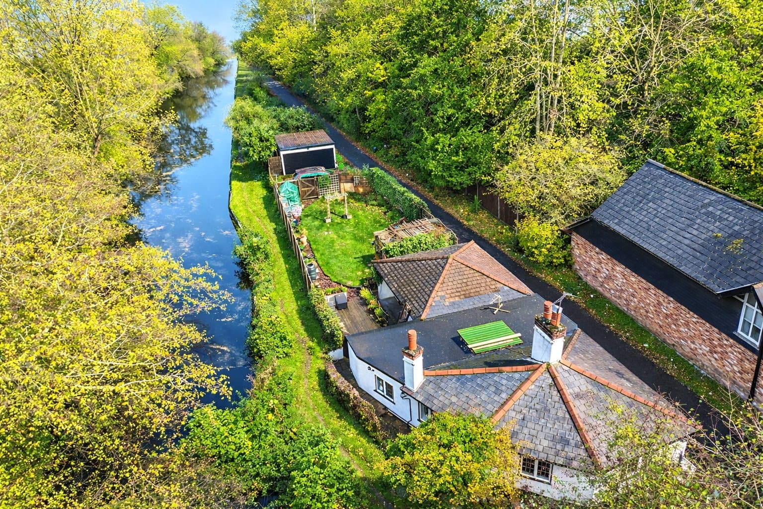 Guildford Road, Frimley Green, Camberley, Surrey, GU16 6NT