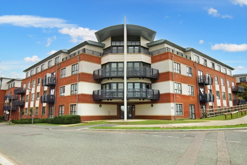 Lincoln Court, Wallis Square, Farnborough, Hants, GU14