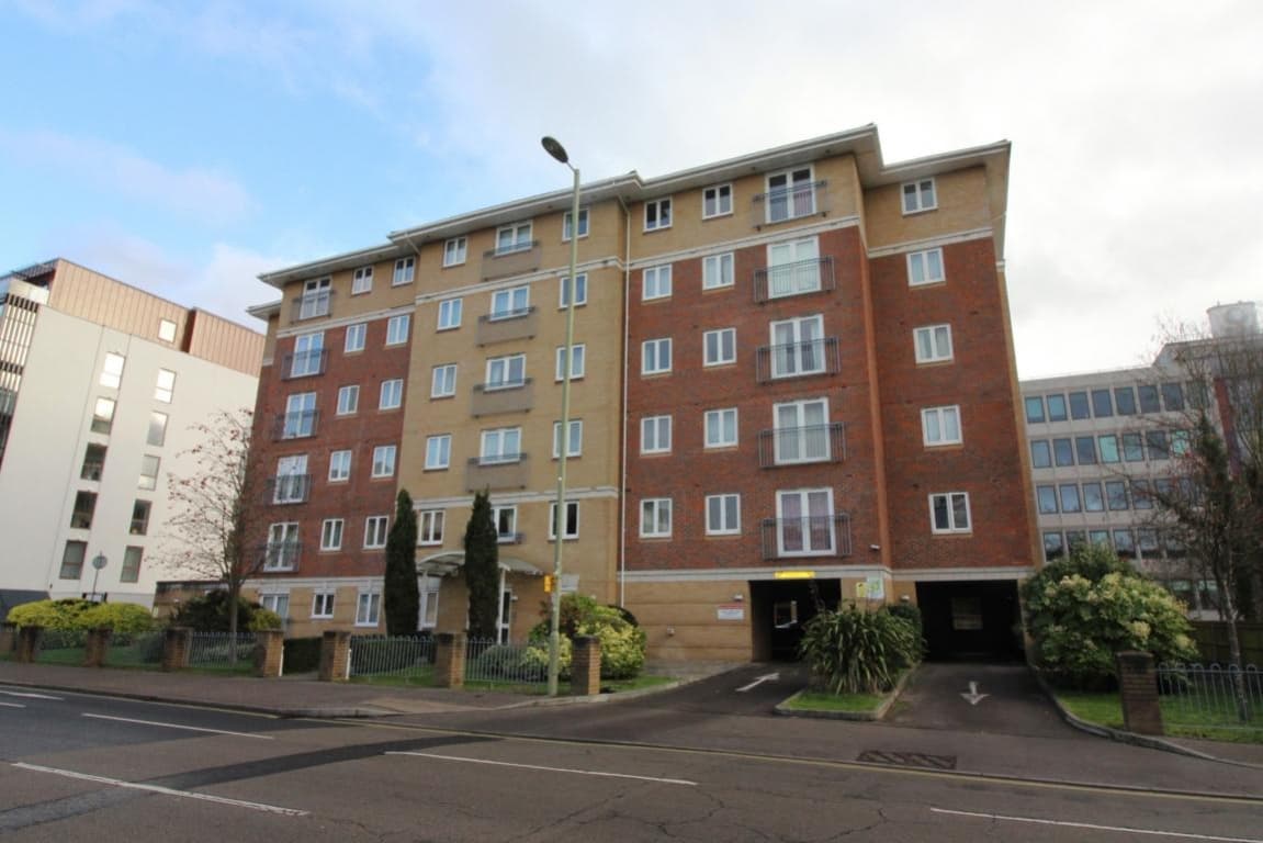 Chapter House, 294 Farnborough, Hampshire, Farnborough, GU14