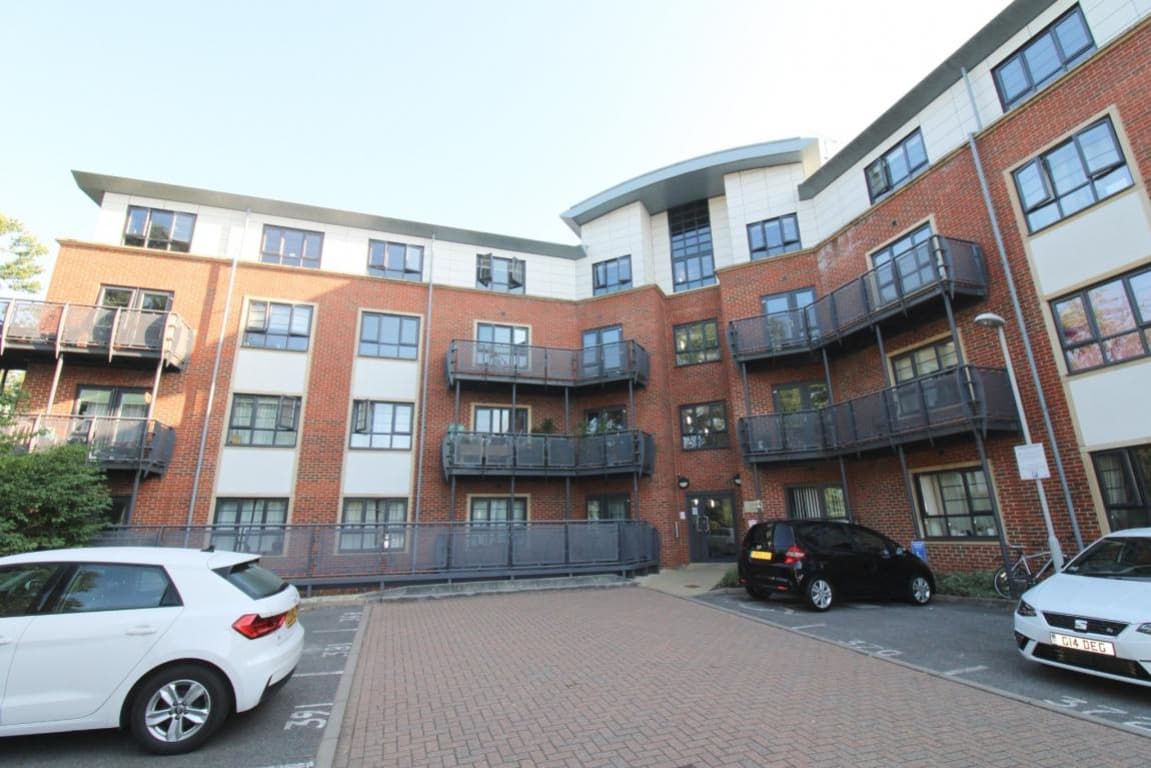 Wallis Square, Farnborough, Hants, GU14