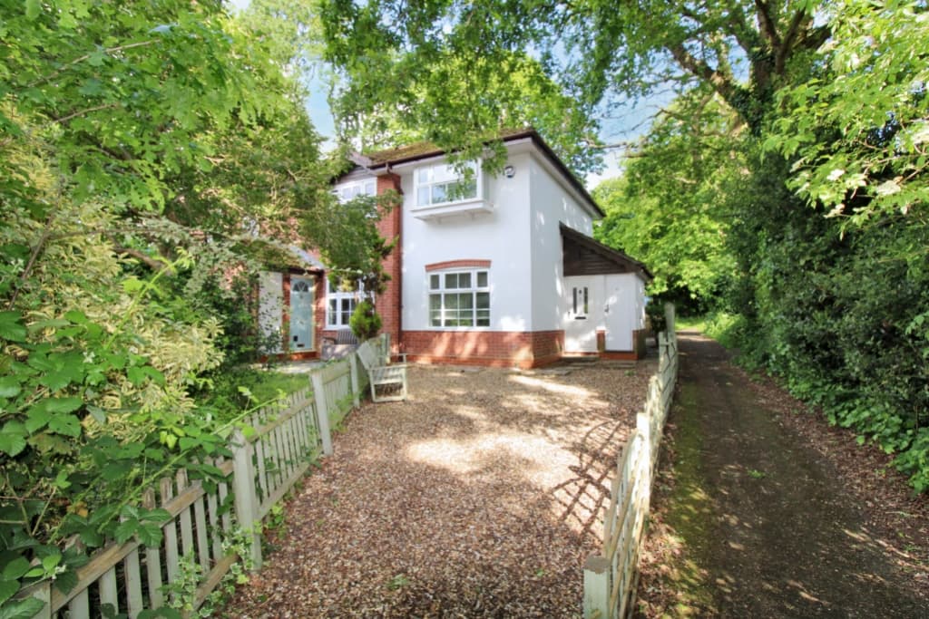 Queensbury Place, Blackwater, Camberley, Surrey, GU17