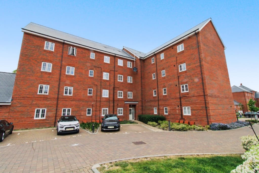 Hoghton House 5 Masterson Close, Wellesley, Aldershot, Hampshire, GU11