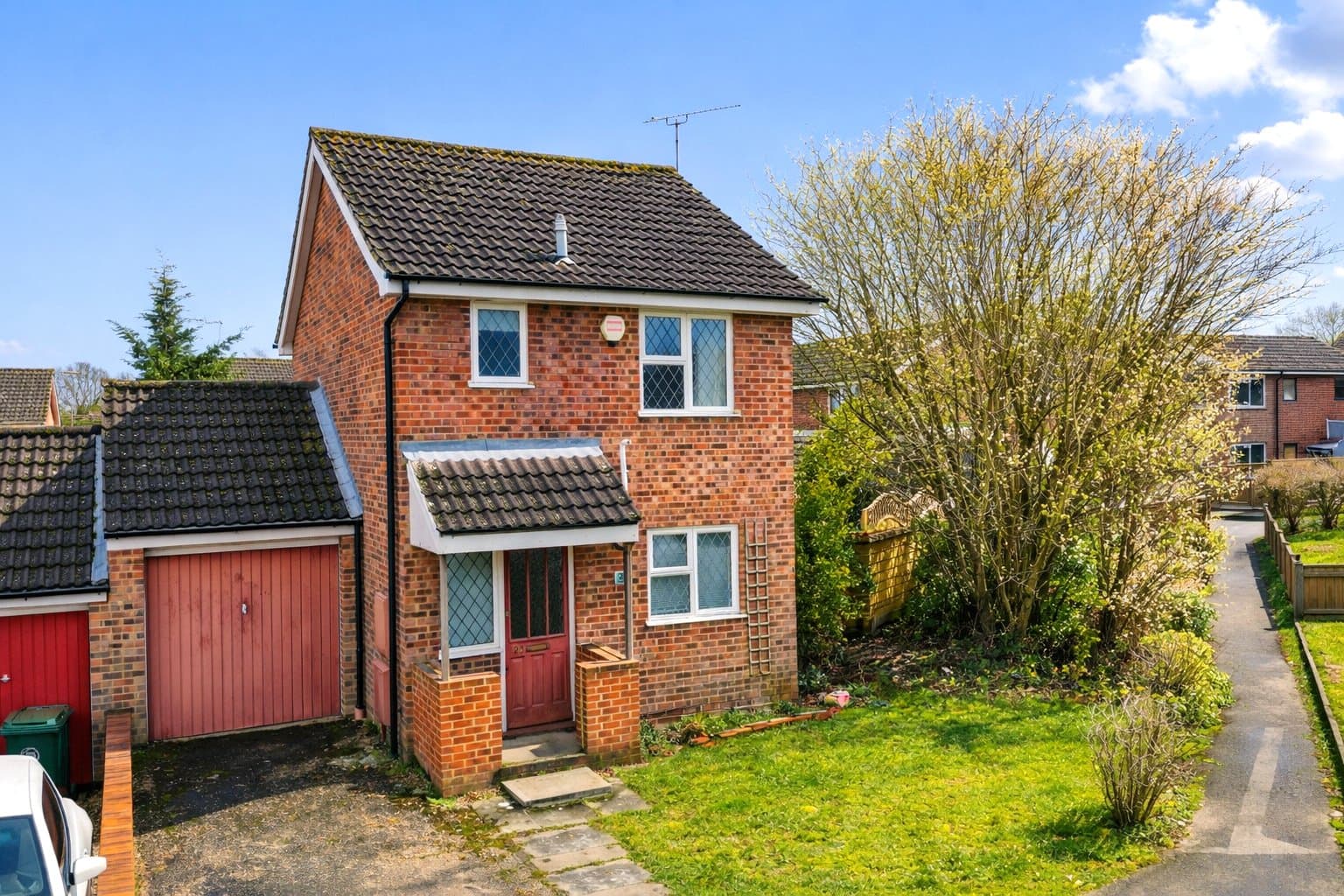 Caernarvon, Frimley, Camberley, Surrey, GU16 8YQ