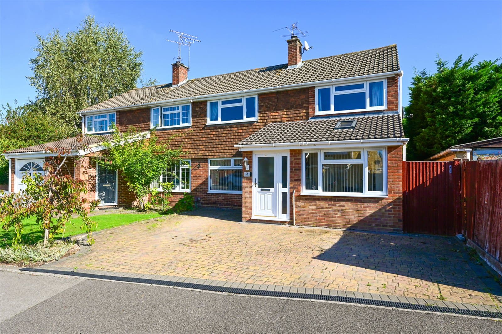 Lendore Road, Frimley, Camberley, Surrey, GU16 7EJ