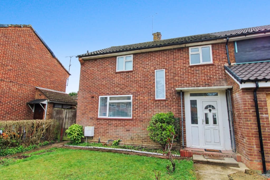 Devonshire Avenue, Woking, Surrey, GU21