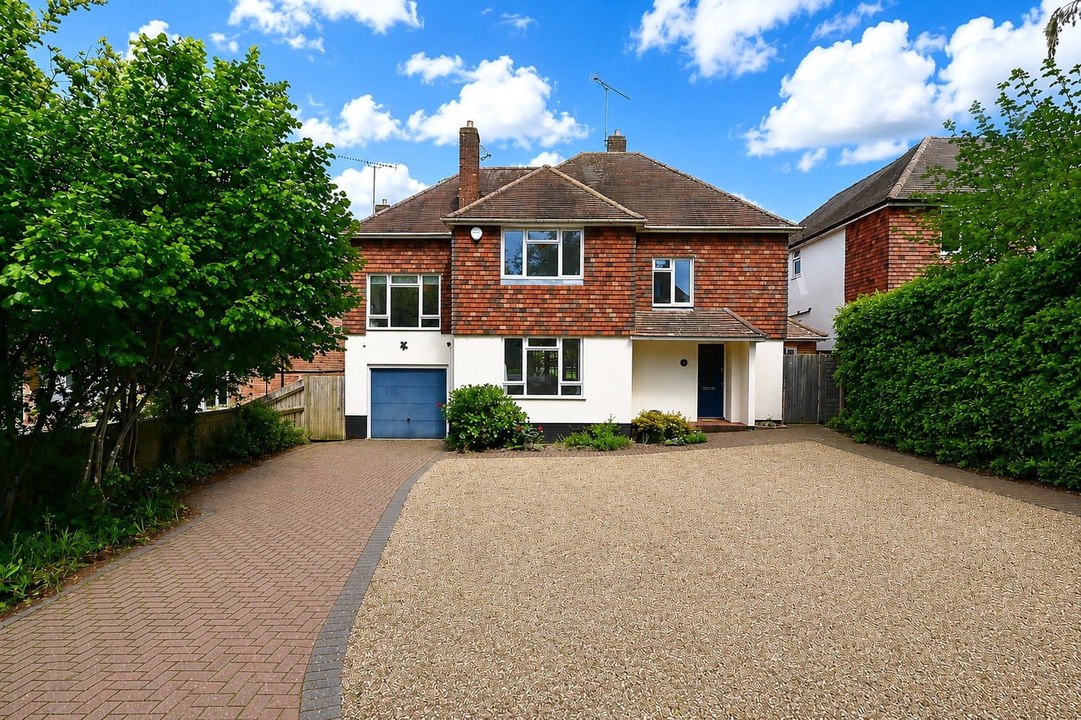 The Crescent, Farnborough, Hampshire, GU14 7AR