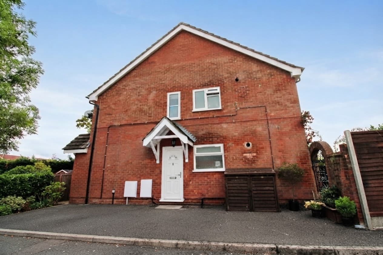 Chilham Close, Frimley, Camberley, Surrey, GU16